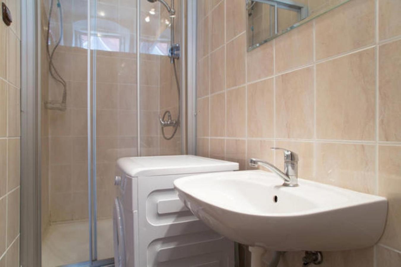 Romantic Central Flat Bratislava Luaran gambar