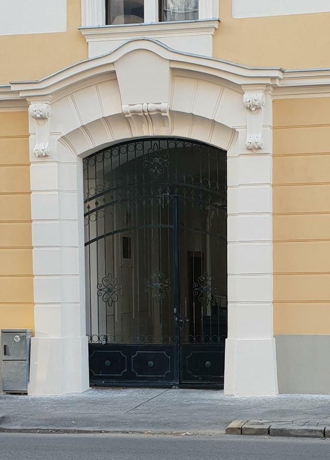 Romantic Central Flat Bratislava Luaran gambar